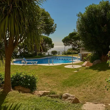 Velas Garden Pool S'Agaro